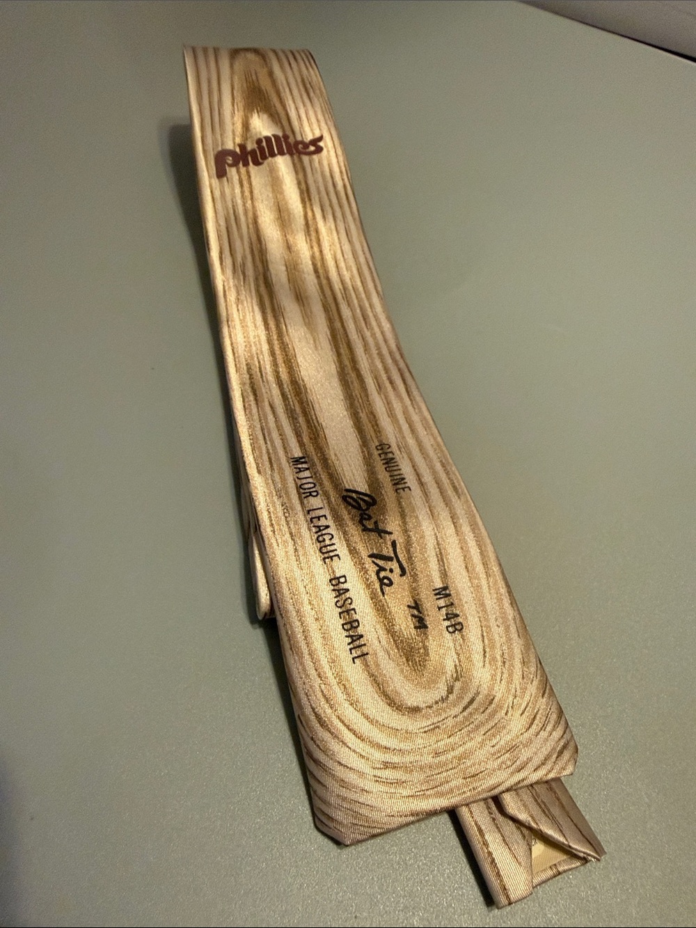 1987 PHILLIES BAT TIE Genuine M14B Major League Baseball By Belle Neckware Co.